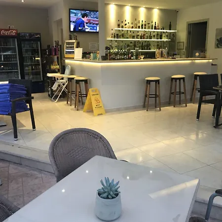 爱奥尼亚奥拉酒店 4* 蒂锡利维