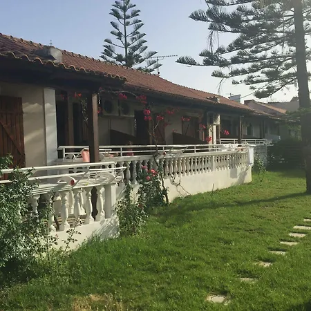 爱奥尼亚奥拉酒店 2* 蒂锡利维